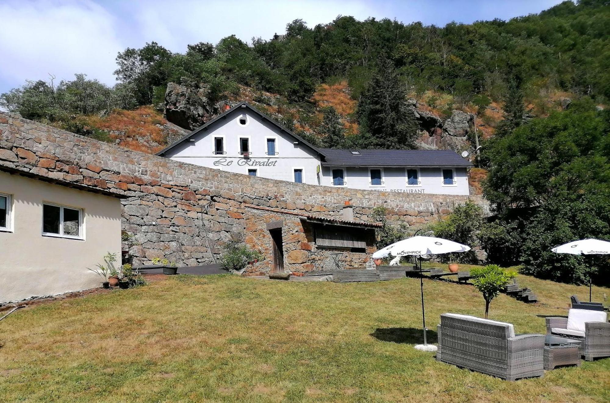 Hotel Le Rivalet Montaigut-le-Blanc  Esterno foto